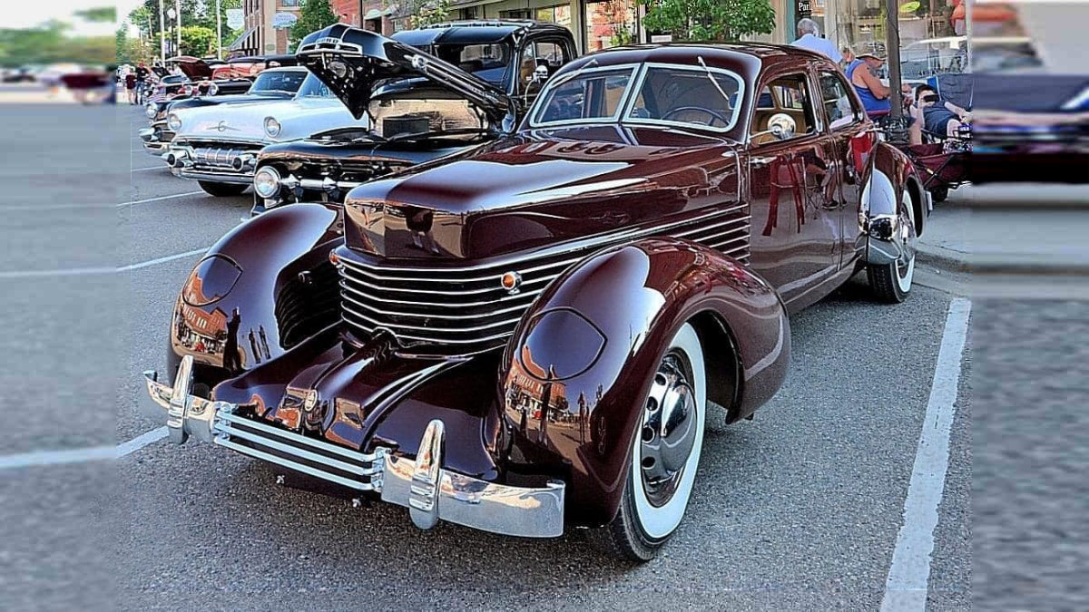 Click to Enlarge-Esc to Close myimgs/ArtDecoCars1910-36/1936 Cord 810 Westchester sedan2.jpg